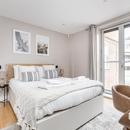 Charming 1 Bedroom Apt , Town Centre, Wifi, Free Parking By Tent Serviced Apartments Staines-upon-Thames Dış mekan fotoğraf