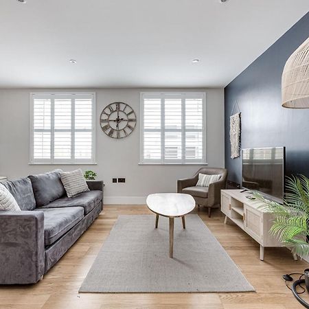 Charming 1 Bedroom Apt , Town Centre, Wifi, Free Parking By Tent Serviced Apartments Staines-upon-Thames Dış mekan fotoğraf