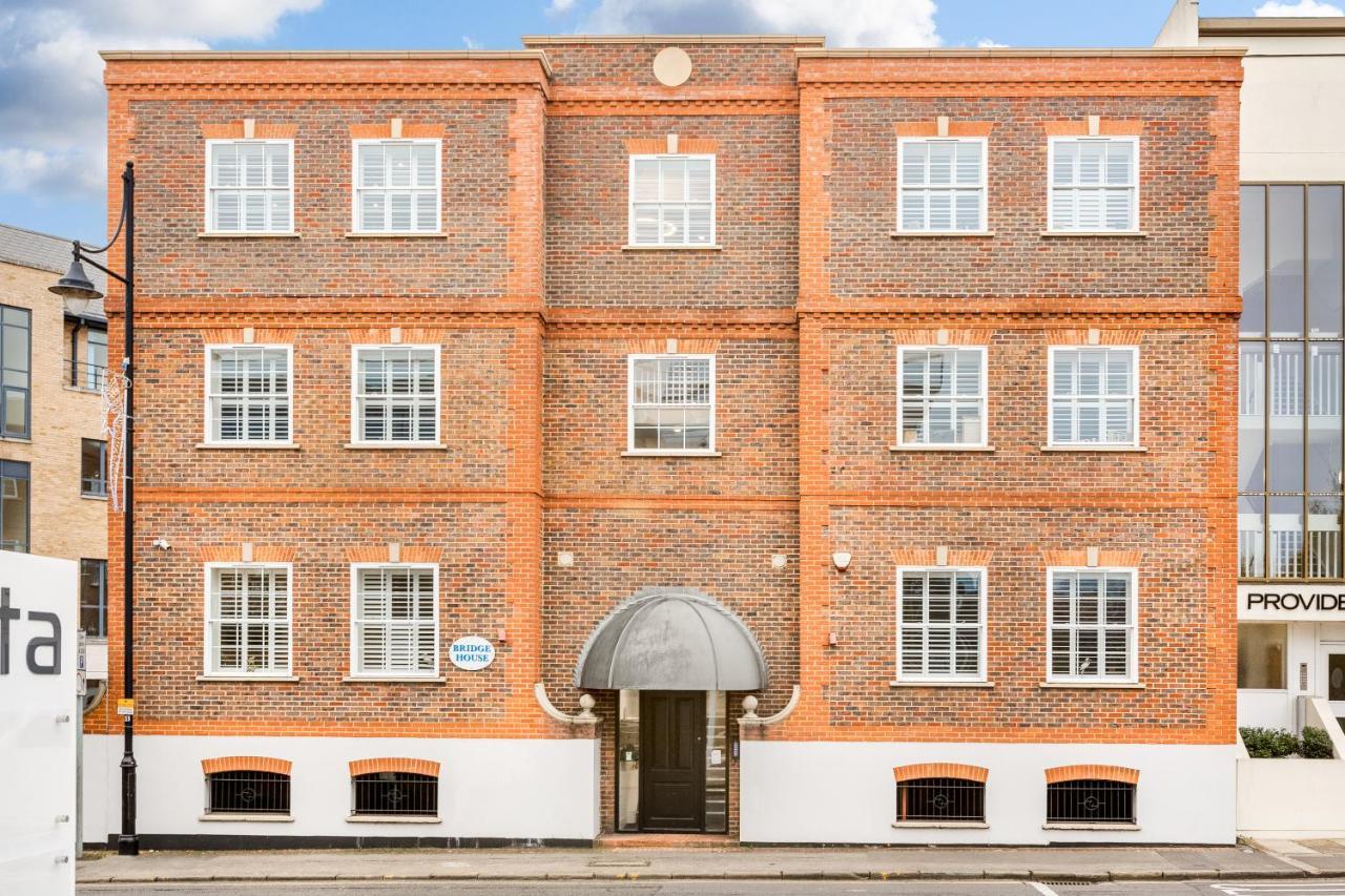 Charming 1 Bedroom Apt , Town Centre, Wifi, Free Parking By Tent Serviced Apartments Staines-upon-Thames Dış mekan fotoğraf