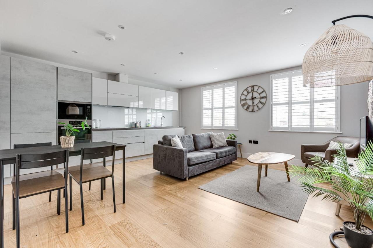 Charming 1 Bedroom Apt , Town Centre, Wifi, Free Parking By Tent Serviced Apartments Staines-upon-Thames Dış mekan fotoğraf