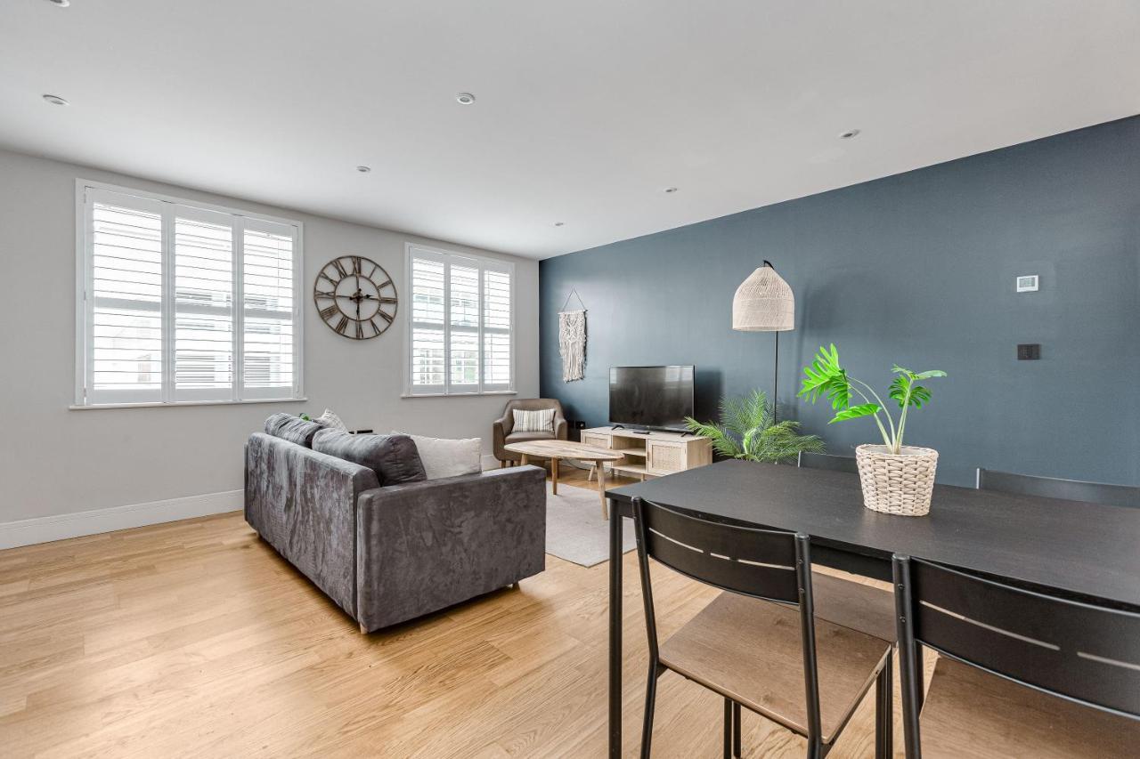 Charming 1 Bedroom Apt , Town Centre, Wifi, Free Parking By Tent Serviced Apartments Staines-upon-Thames Dış mekan fotoğraf